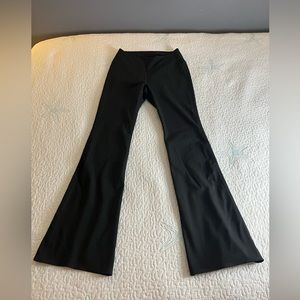 BRAND NEW BARELY WORN Uniqlo Yoga Flares